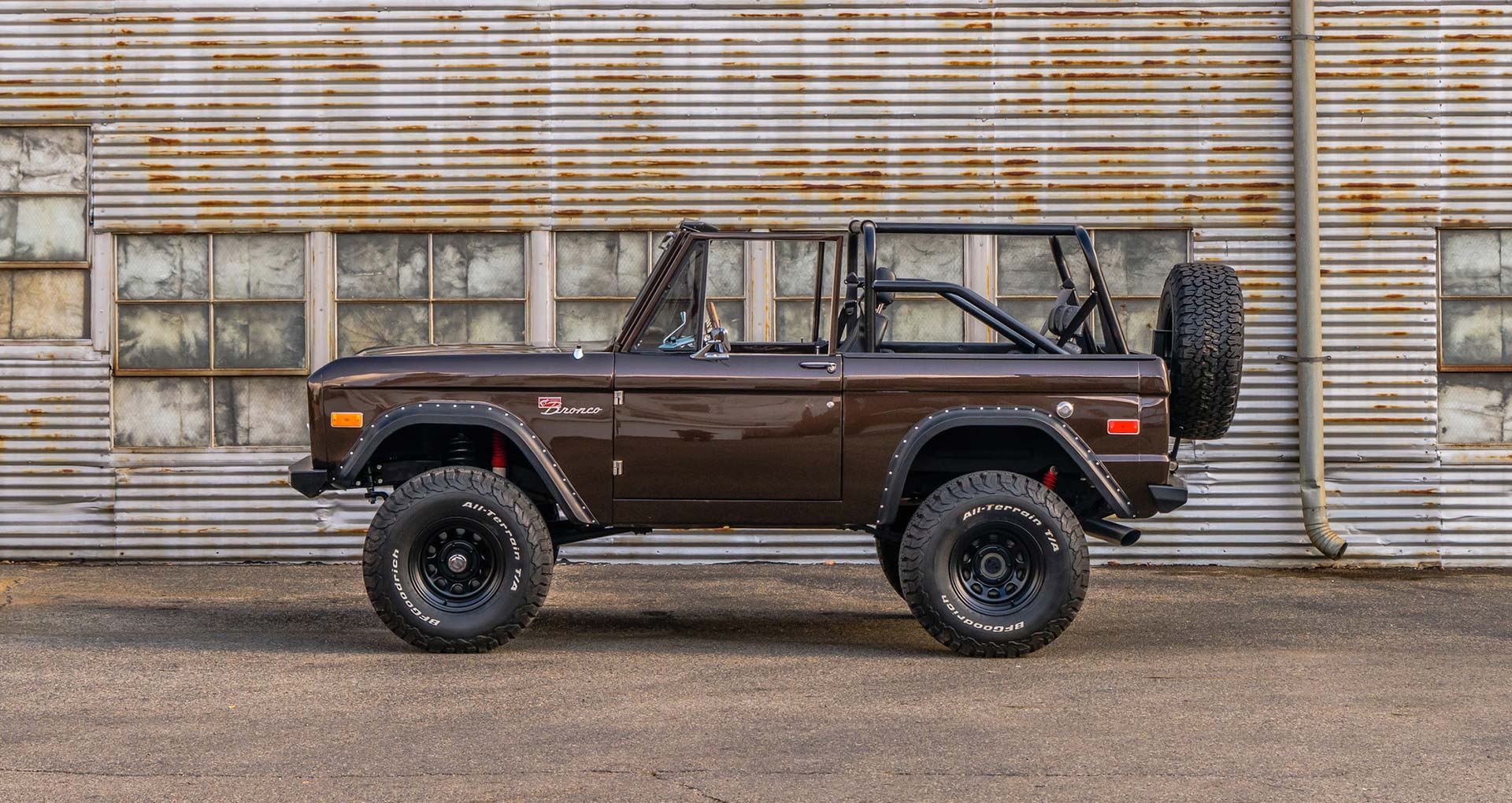 Classic Ford Broncos in Powell, OH