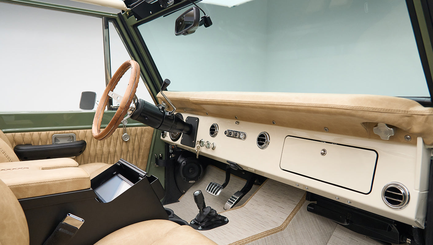 Classic Ford Bronco Boxwood Rangerstripes series