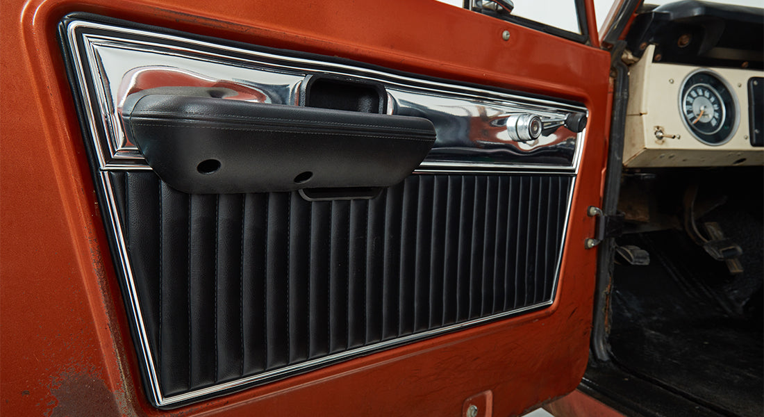 Classic Ford Bronco interior