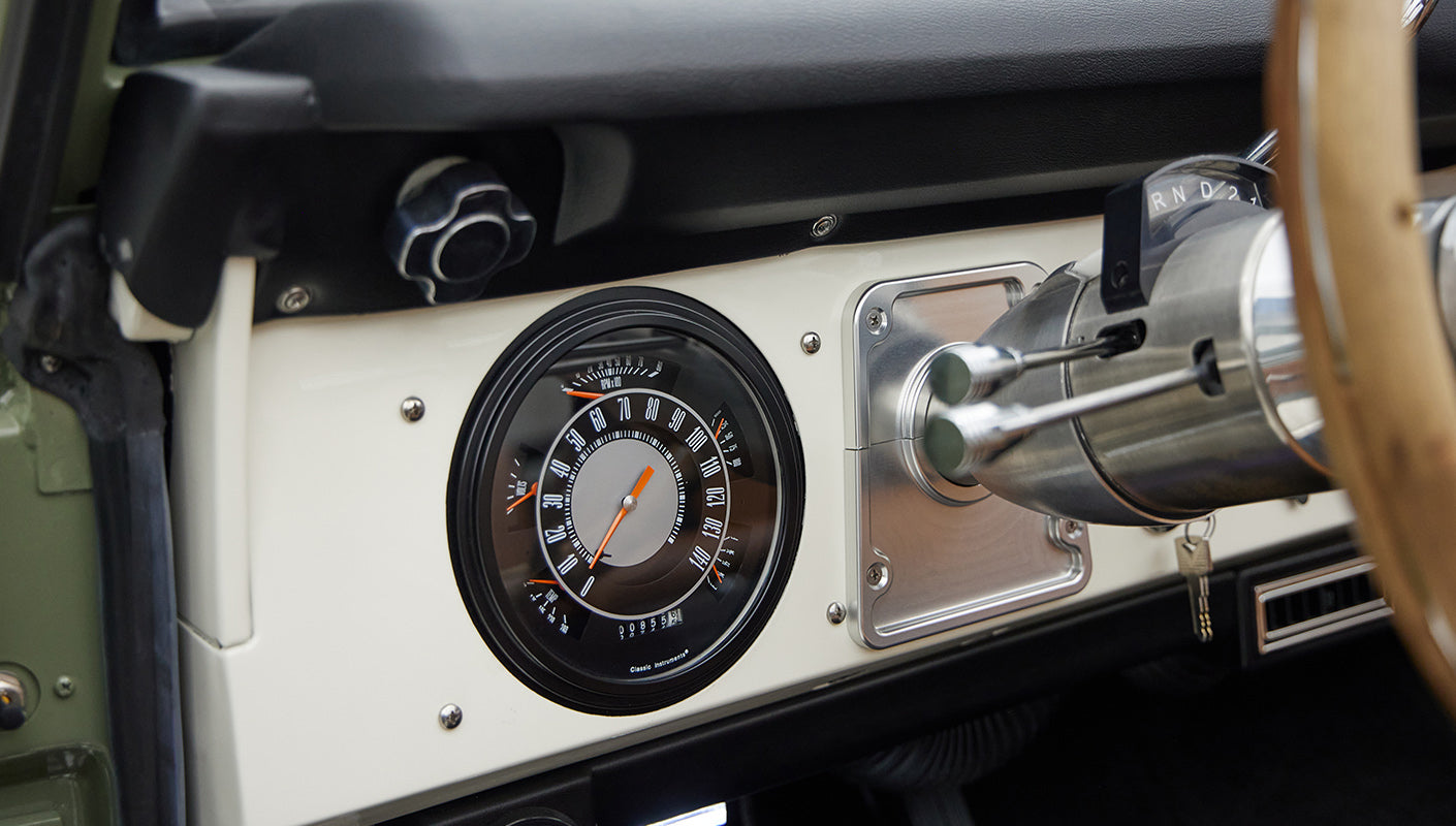 1976 classic ford bronco in boxwood green with ball glove leather gauge