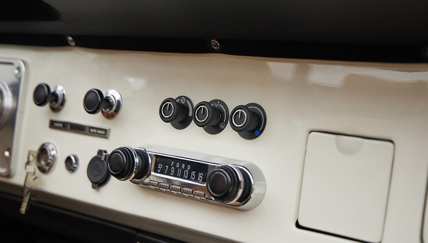 1976 classic ford bronco in boxwood green with ball glove leather dash stereo