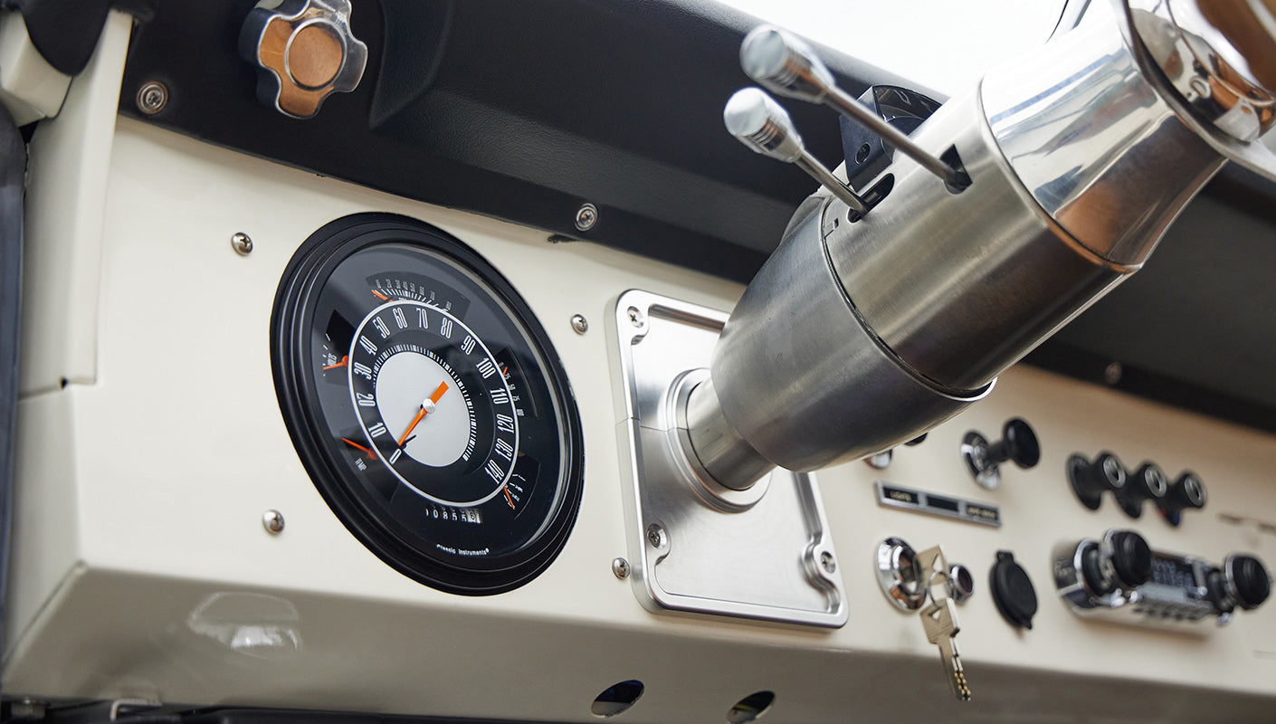 1976 classic ford bronco in boxwood green with ball glove leather gauge
