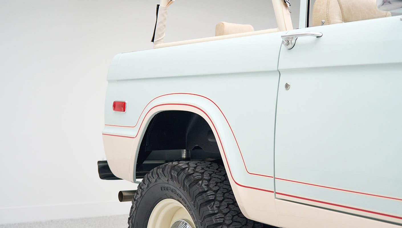 Classic Ford Bronco Porcelaingreen Ranger series