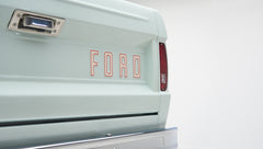 Classic Ford Bronco Porcelaingreen Ranger series