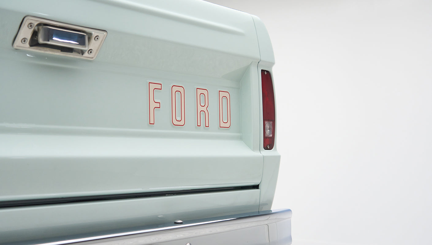 Classic Ford Bronco Porcelaingreen Ranger series