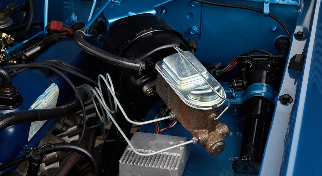 Ford Bronco Restored 1976 Brittany Blue 302 v8 with White Hard Top