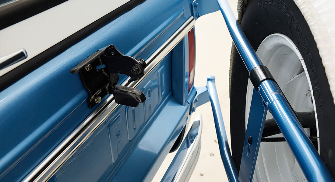 Ford Bronco Restored 1976 Brittany Blue 302 v8 with White Hard Top
