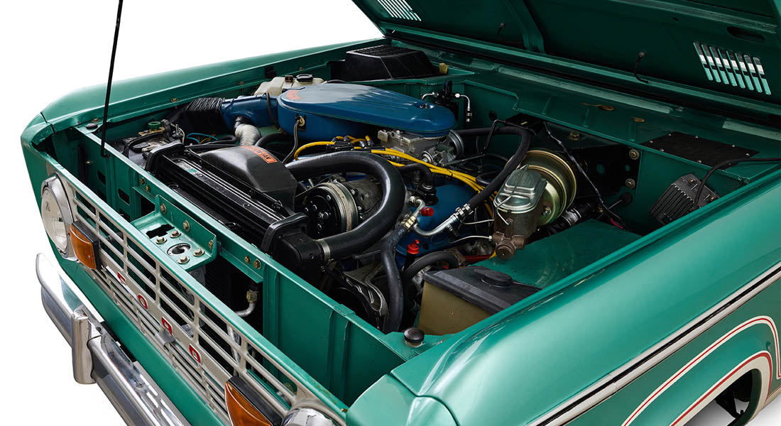 Restored Ford Bronco 1977 Light Jade 302 v8 with Wimbledon White Hard Top
