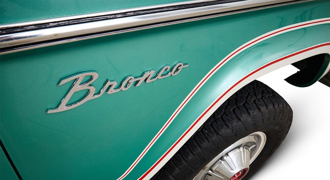 Restored Ford Bronco 1977 Light Jade 302 v8 with Wimbledon White Hard Top