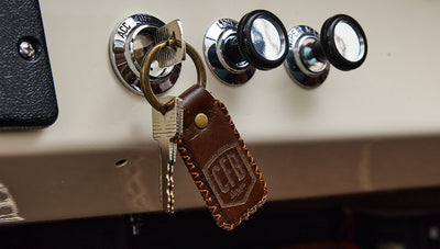 Ford Bronco 1968 Saddle Bronze Coyote Series Keychain
