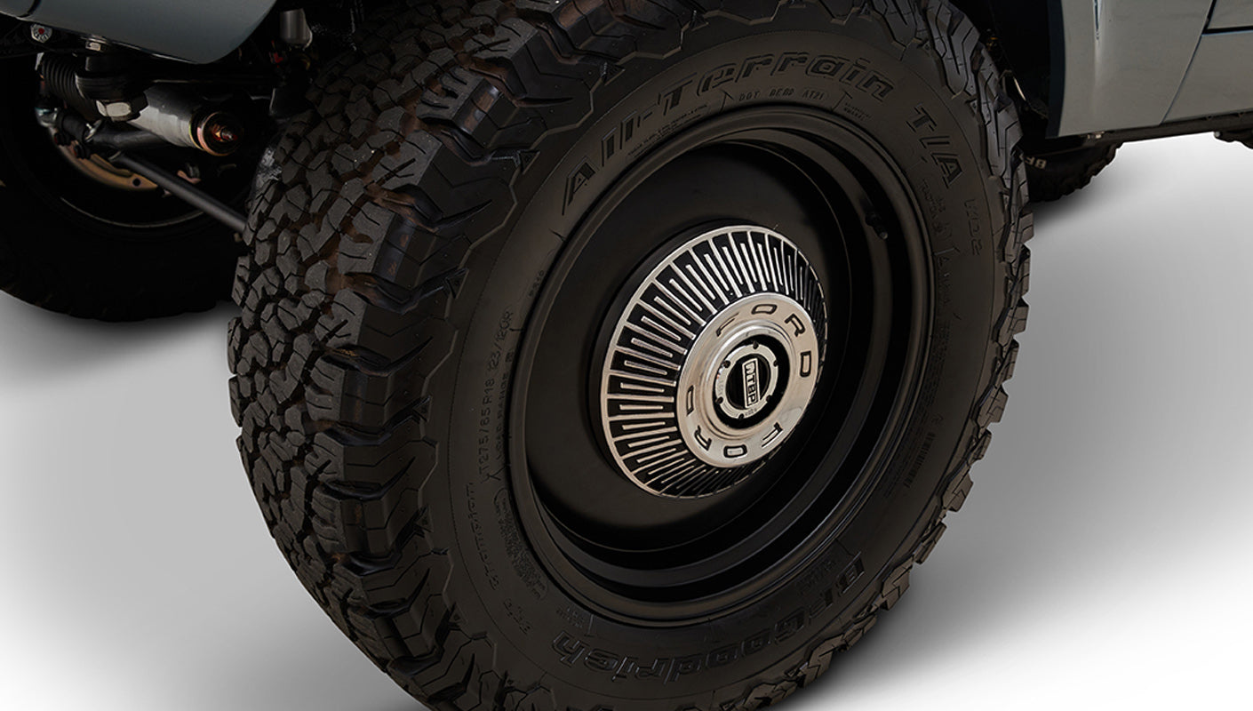 Ford Bronco 1968 Winchester Gray 302 Series with White Soft Top Wheel