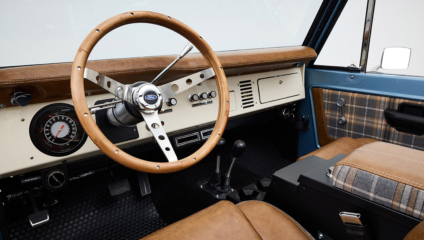 Ford Bronco 1969 Brittany Blue 302 Series with Tartan Plaid Interior