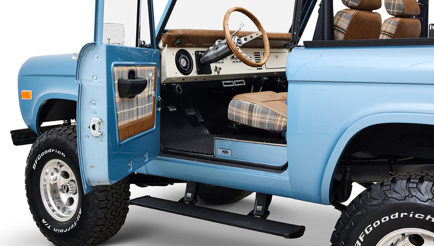 Ford Bronco 1969 Brittany Blue 302 Series with Tartan Plaid Interior