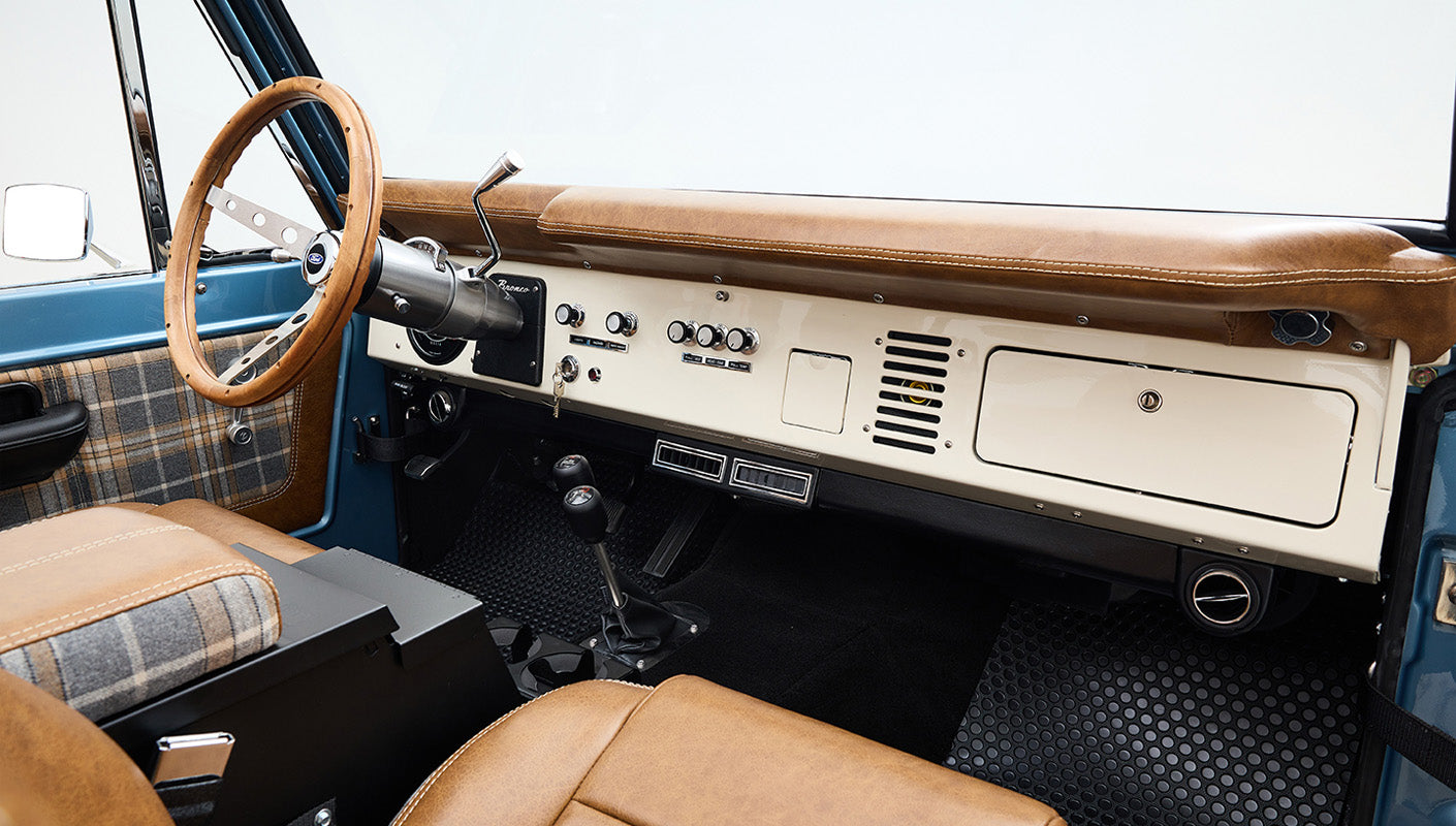 Ford Bronco 1969 Brittany Blue 302 Series with Tartan Plaid Interior