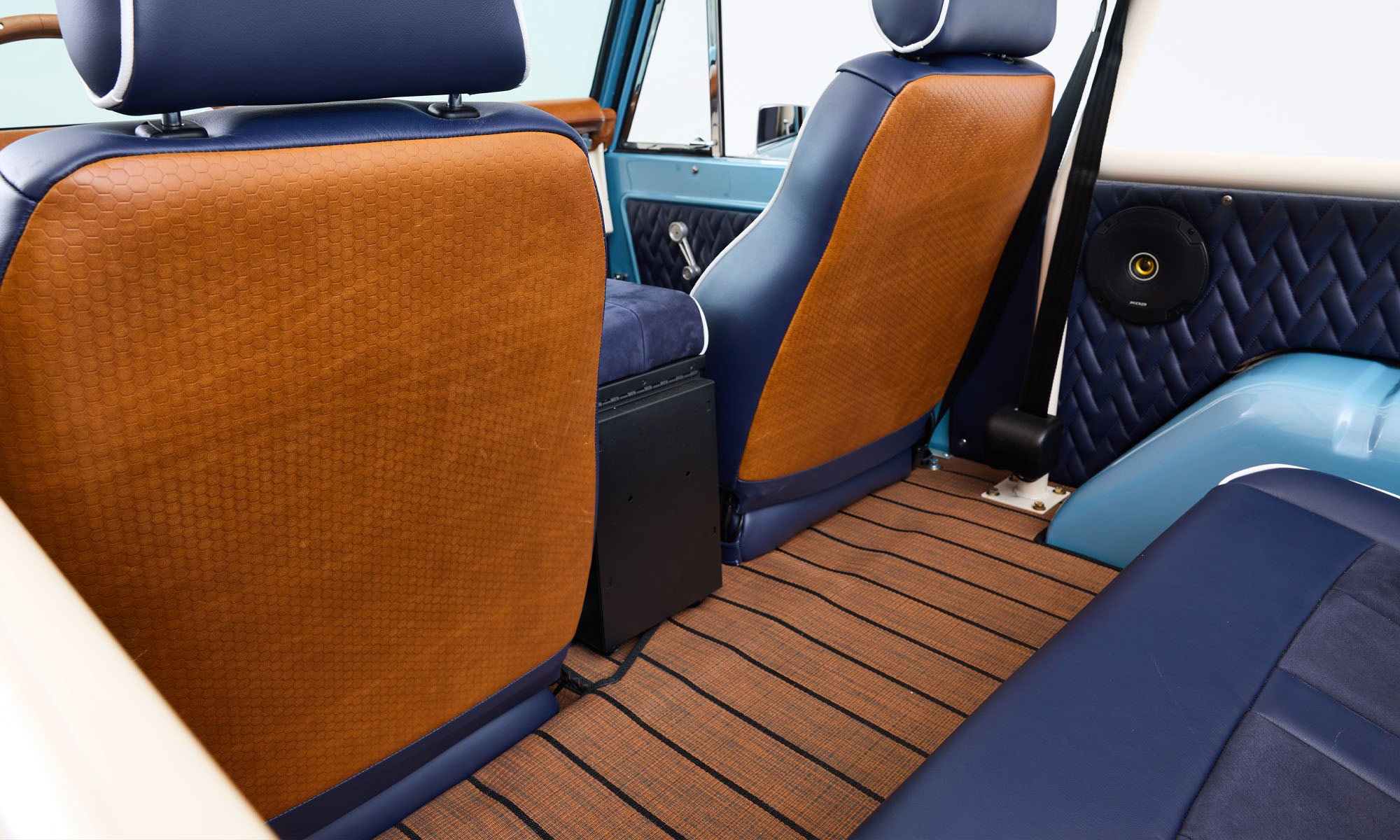 Classic Ford Bronco Ford Bronco 1969 Frozen Blue Coyote Series Interior Detail series