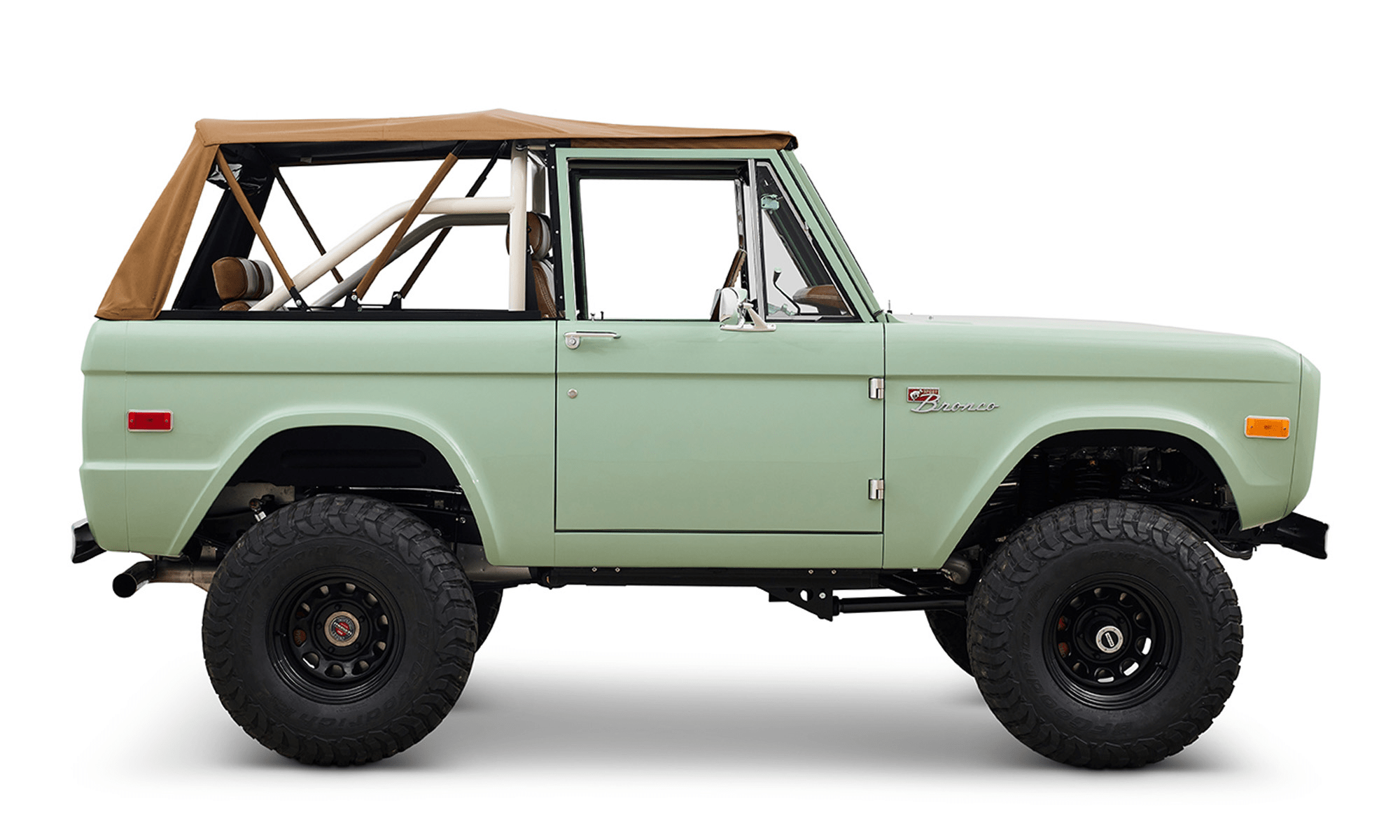Classic Ford Bronco Ford Bronco 1971 Porcelain Green Coyote Series Passenger Side series