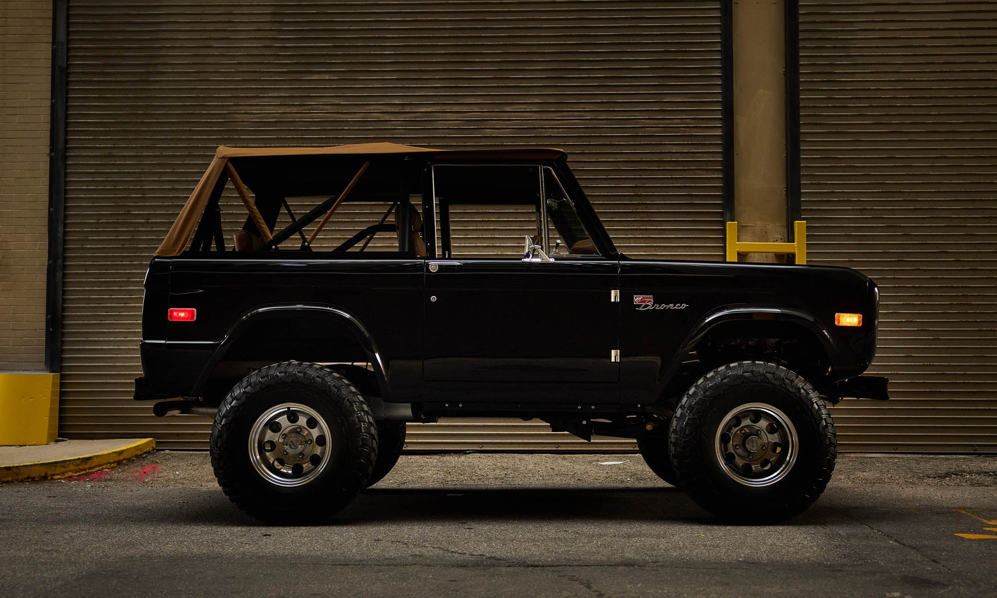 Classic Ford Bronco side profile