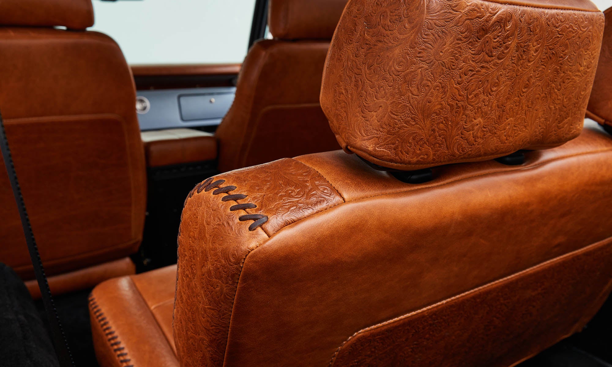 Classic Ford Bronco Ford Bronco 1972 Matte Brittany Blue Coyote Series Interior Detail series