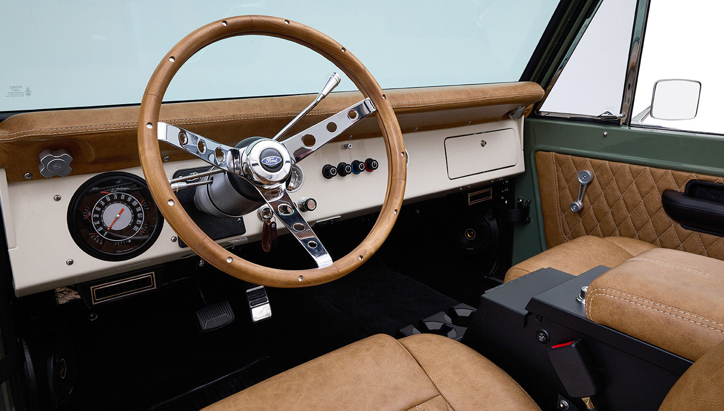 Ford Bronco 1973 Boxwood Green Coyote Series with Ball Glove Interior