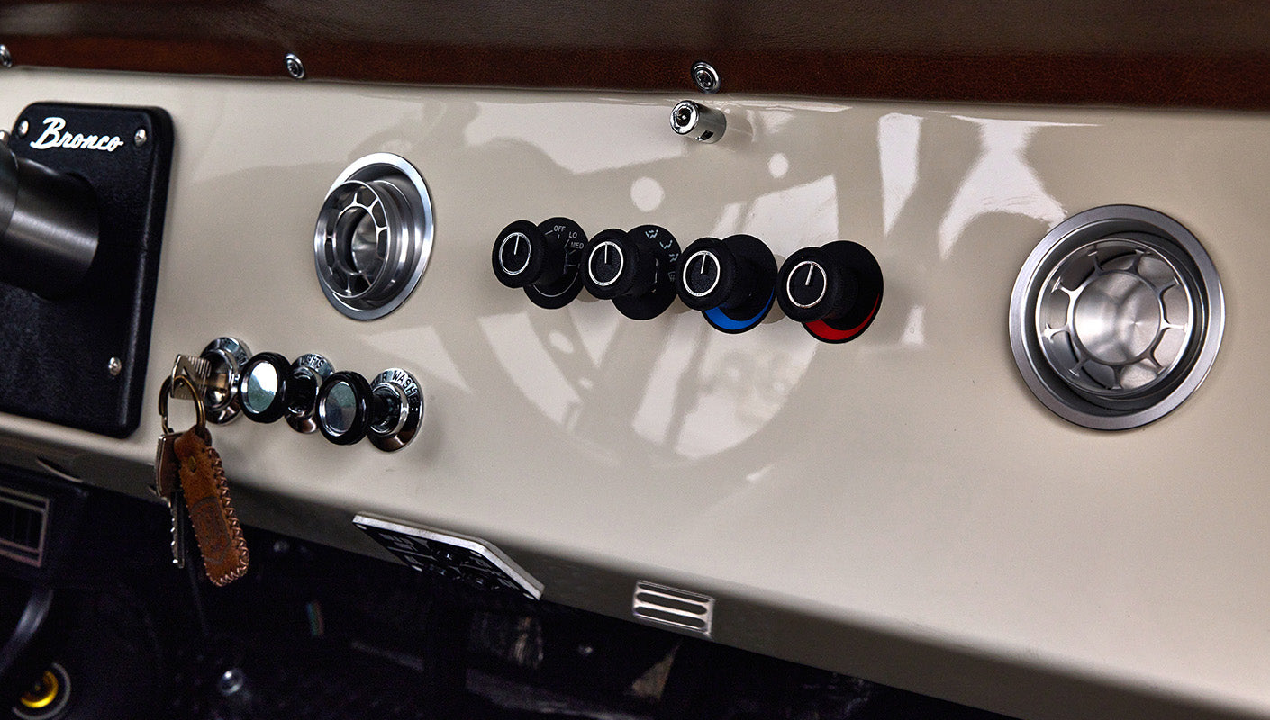 Ford Bronco 1973 Boxwood Green Coyote Series with Brown Soft Top Custom Leather Tartan Interior