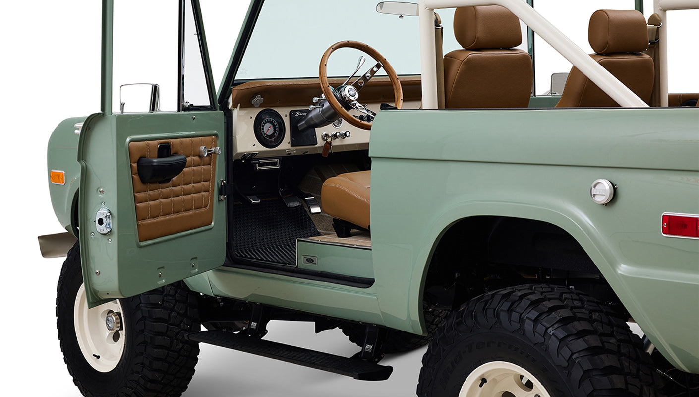 Ford Bronco 1973 Grasmere Green Coyote Series Wimbledon White Custom Interior