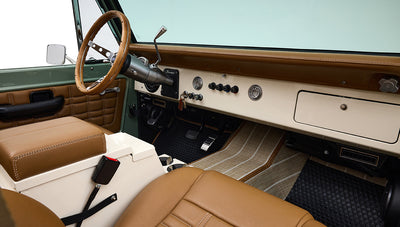 Ford Bronco 1973 Grasmere Green Coyote Series Wimbledon White Custom Interior