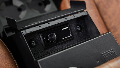 Ford Bronco 1977 302 Series in Adventurine Green with Black Soft Top Custom Bluetooth Stereo