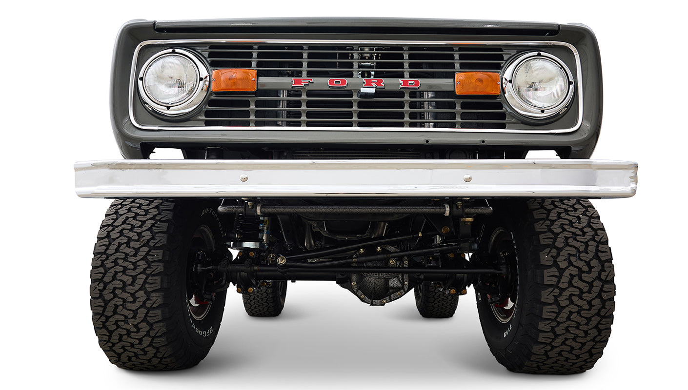 Ford Bronco 1977 302 Series in Adventurine Green with Black Soft Top