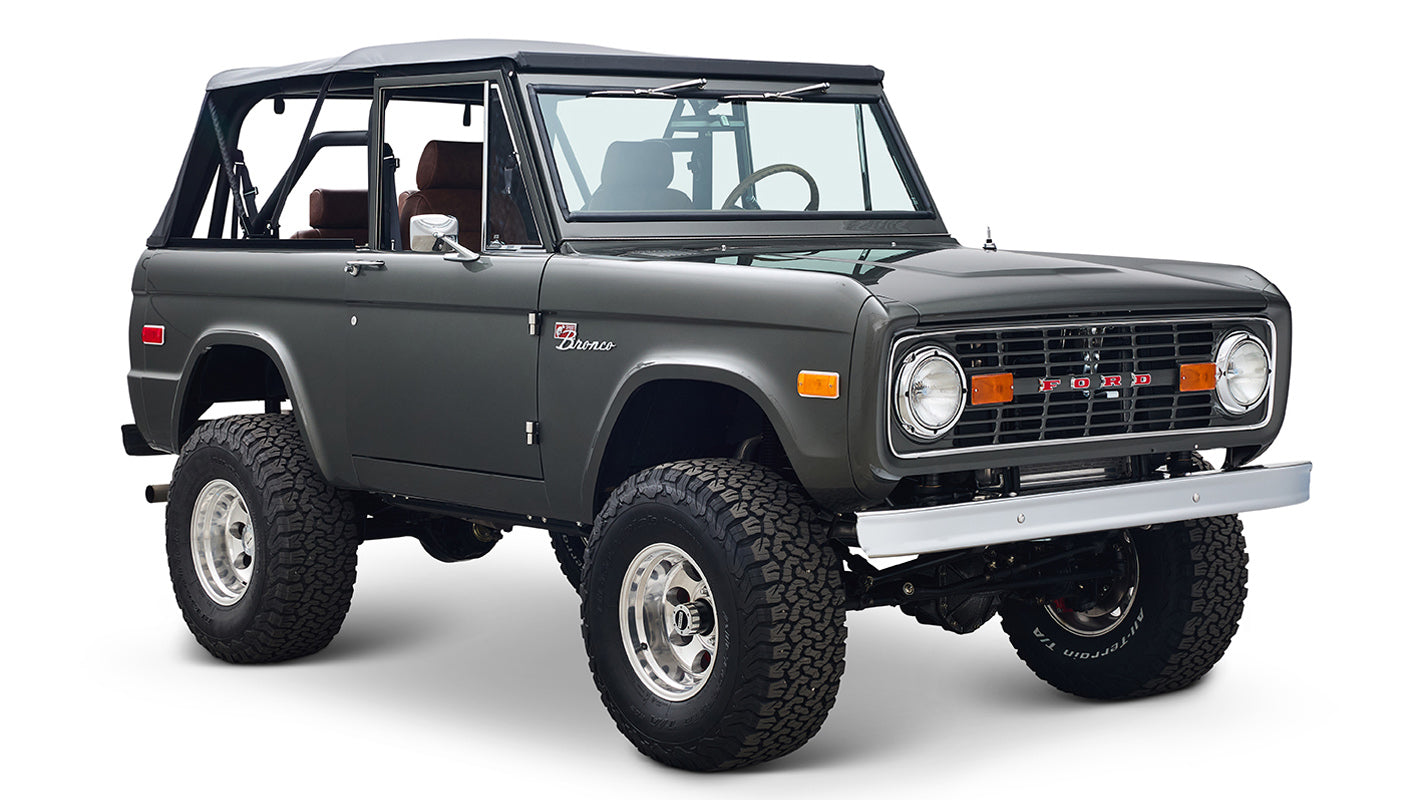 Ford Bronco 1977 302 Series in Adventurine Green with Black Soft Top