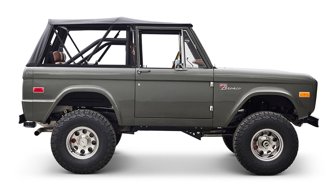 Ford Bronco 1977 302 Series in Adventurine Green with Black Soft Top