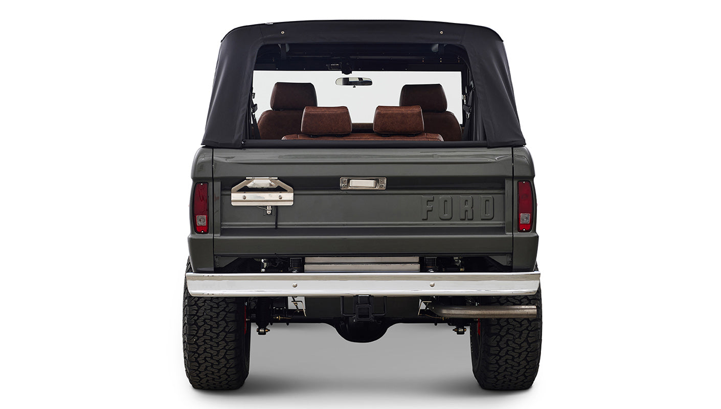 Ford Bronco 1977 302 Series in Adventurine Green with Black Soft Top