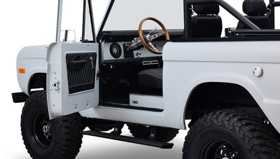 Ford Bronco 1975 Yulong White 302 Series Custom Black Interior