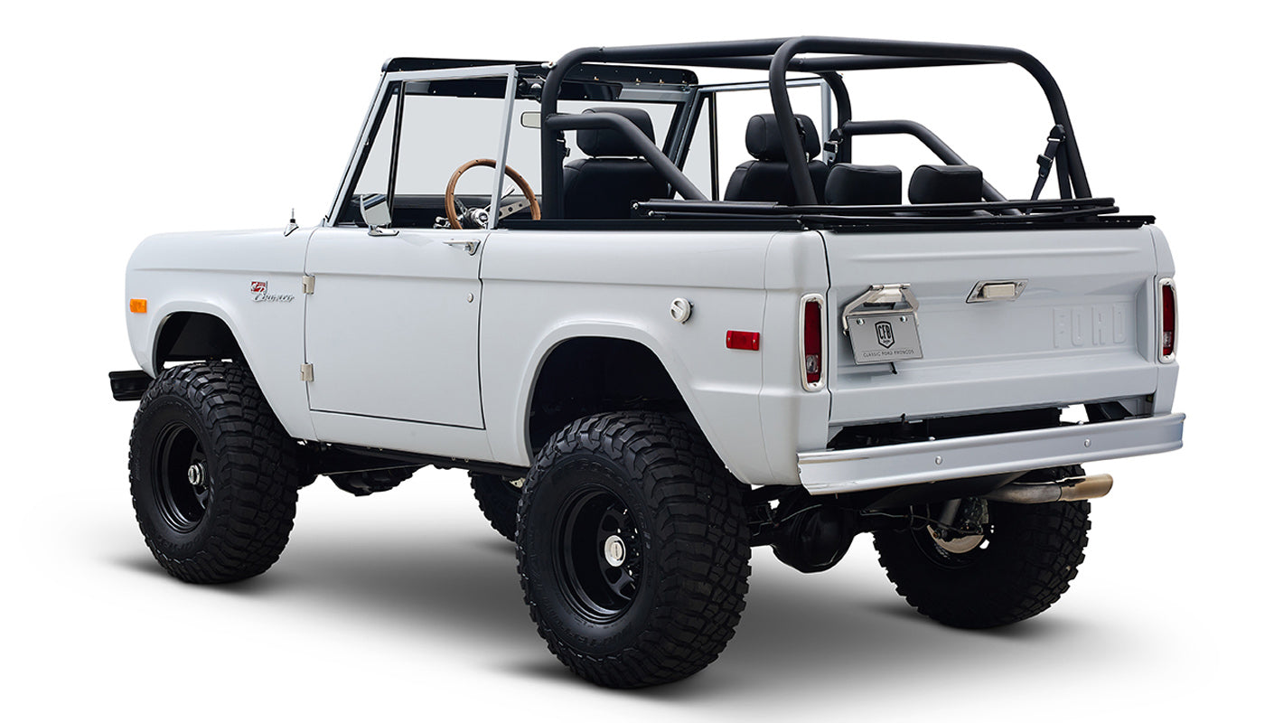 Ford Bronco 1975 Yulong White 302 Series Custom Black Interior