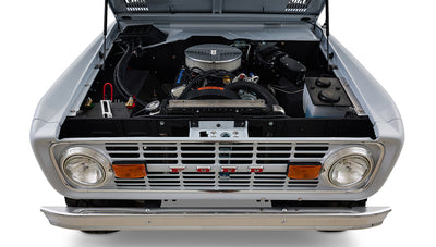 Ford Bronco 1975 Yulong White 302 Series Custom Black Interior