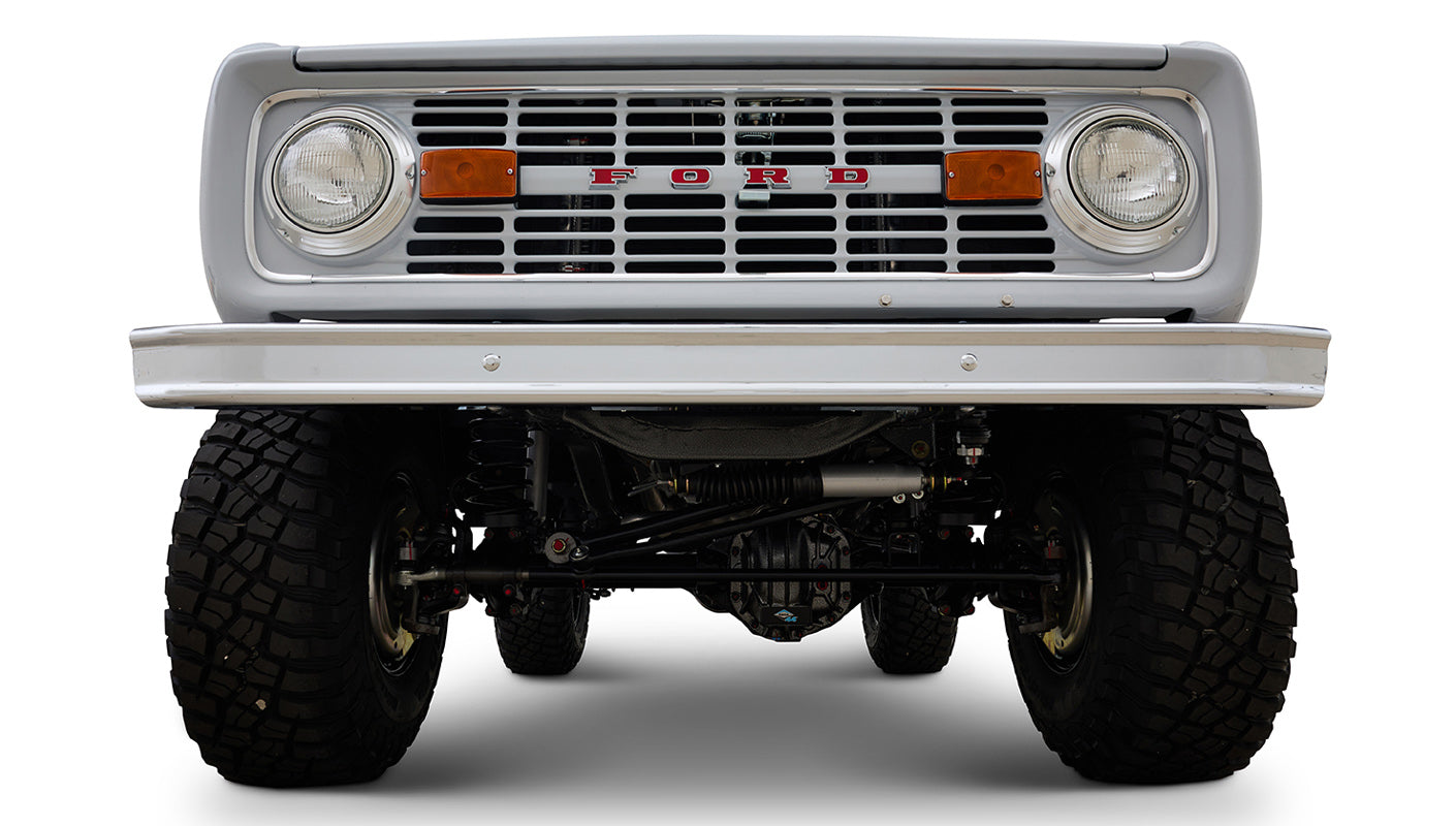 Ford Bronco 1975 Yulong White 302 Series Custom Black Interior