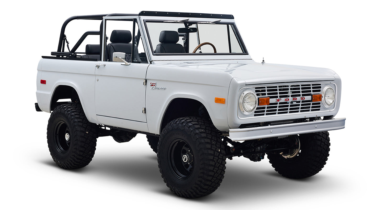 Ford Bronco 1975 Yulong White 302 Series Custom Black Interior