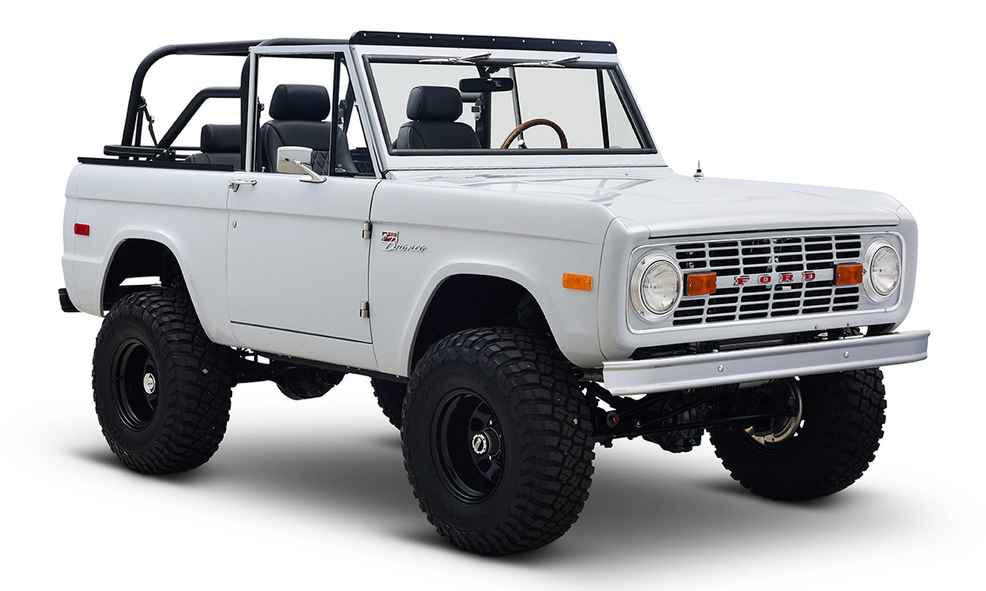 Ford Bronco 1975 Yulong White 302 Series Custom Black Interior