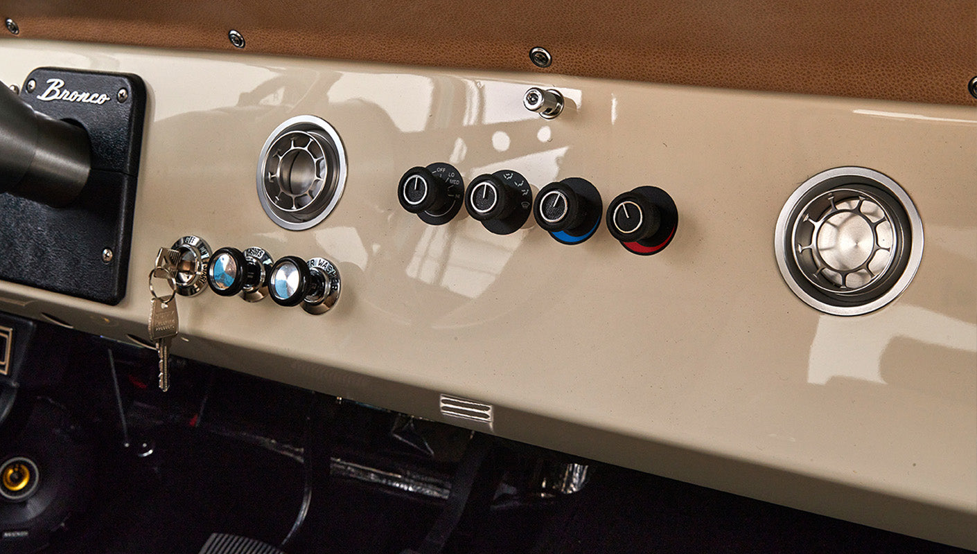 Ford Bronco 1974 Ocean Blue with Tan Soft Top Classic Dash
